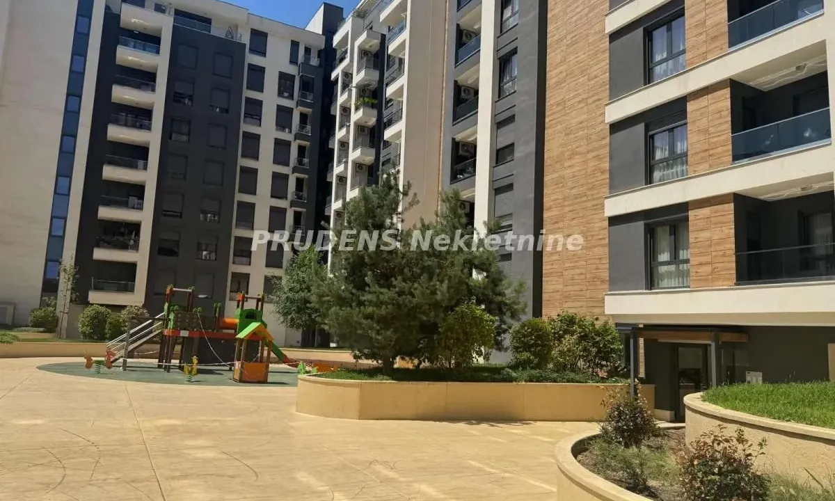 Prodaja, četvorosoban stan, 95m², Voždovac Sve Podlokacije, Beograd