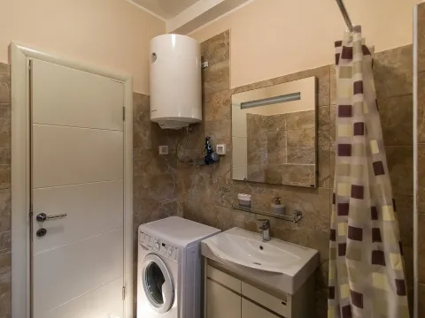 Sale, one bedroom apartment, 92m², Bečići, Budva - image 13