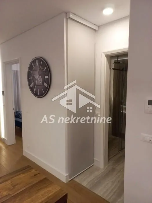 Izdavanje, dvosoban stan, 55m², Savski Venac, Beograd