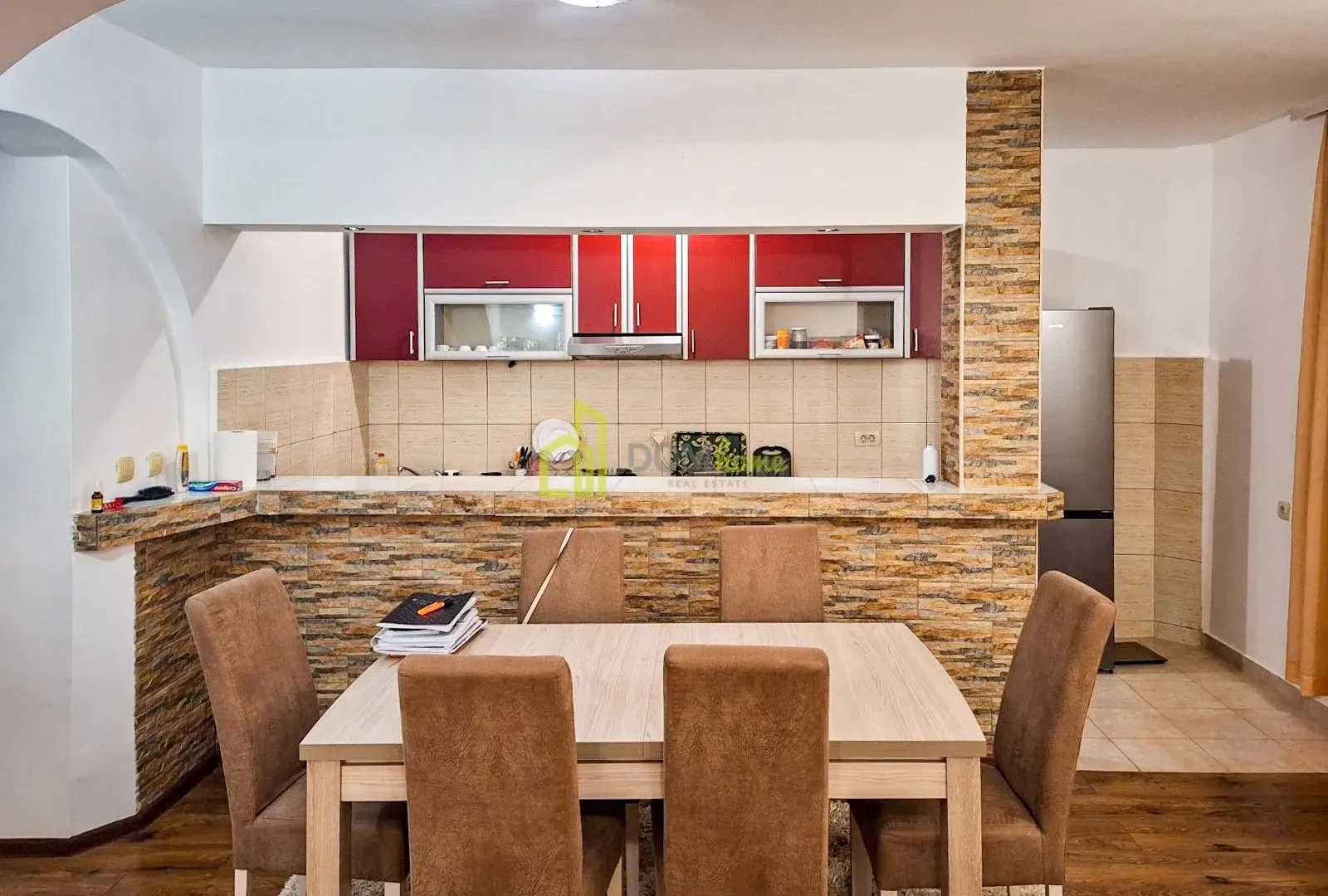 Sale, house, 220m², Masline, Podgorica