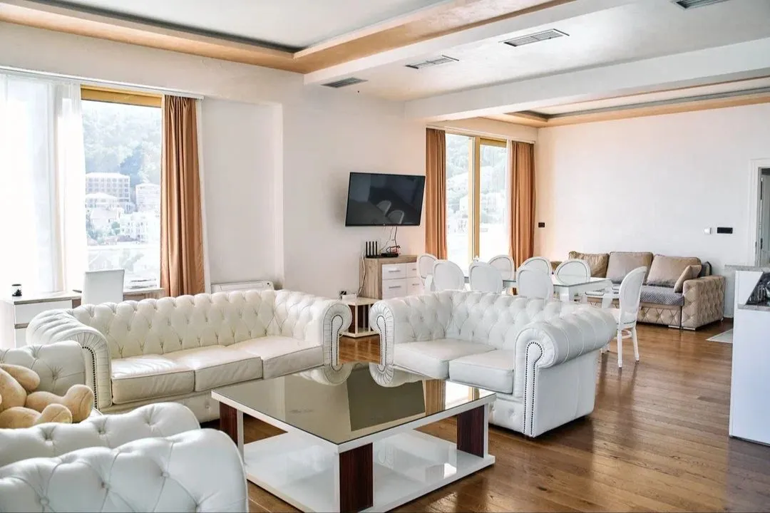 Rent, two bedroom apartment, 120m², Centar, Budva