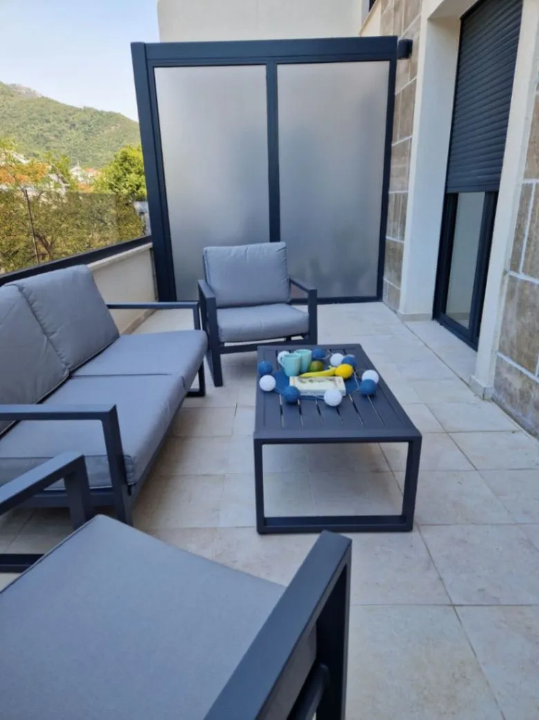 Izdavanje, jednosoban stan, 54m², Bijela, Herceg Novi