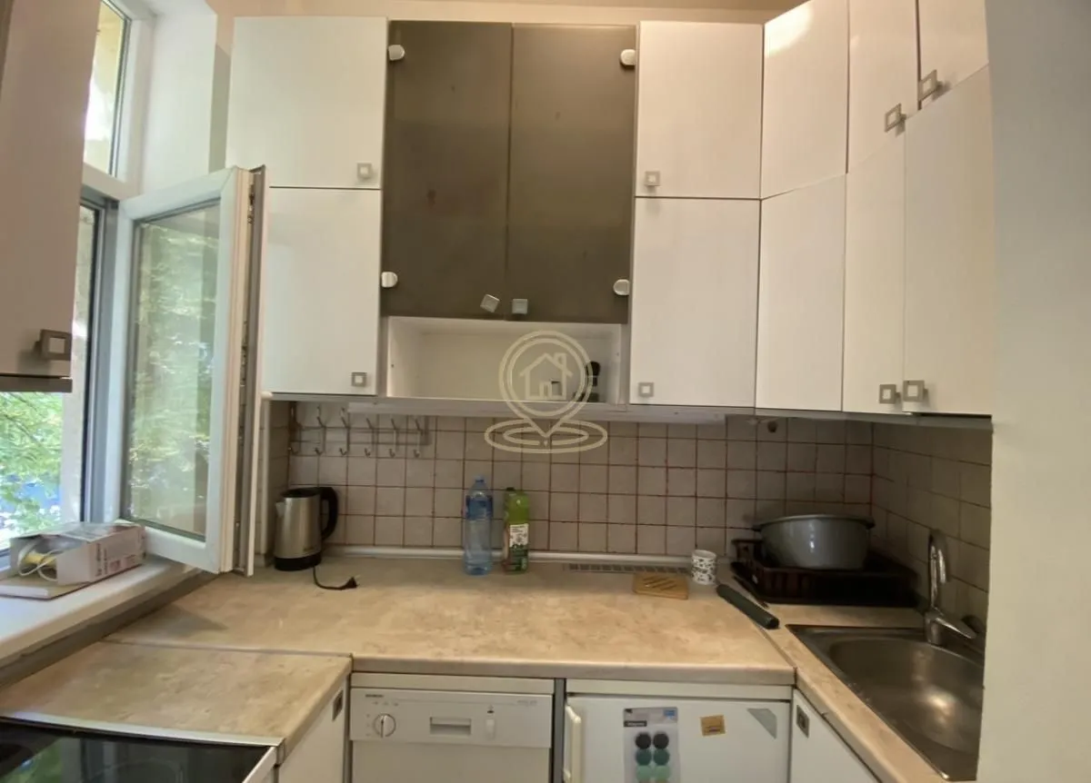 Izdavanje, jednosoban stan, 28m², Stari Grad, Beograd