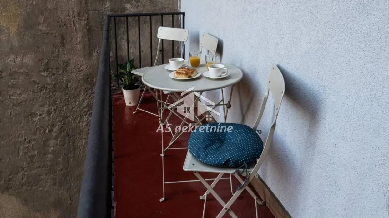Izdavanje, trosoban stan, 90m², Stari Grad, Beograd