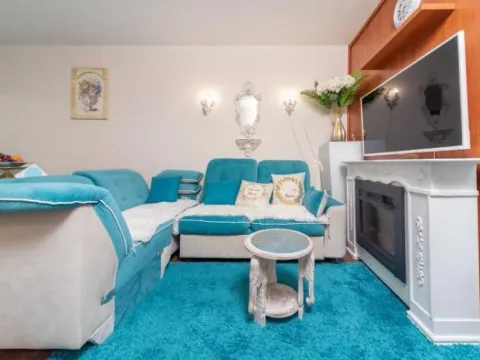 Izdavanje, dvosoban stan, 50m², Bečići, Budva - image 11