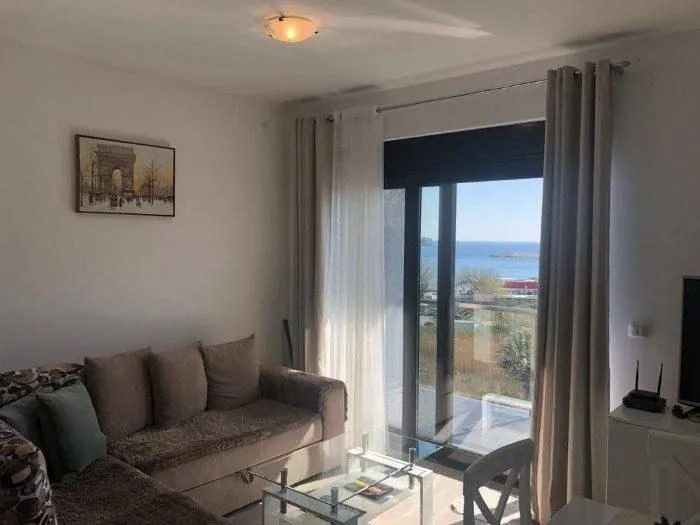 Rent, one bedroom apartment, 45m², Centar, Budva
