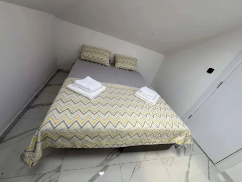 Rent, two bedroom apartment, 74m², Popovići, Bar - image 11