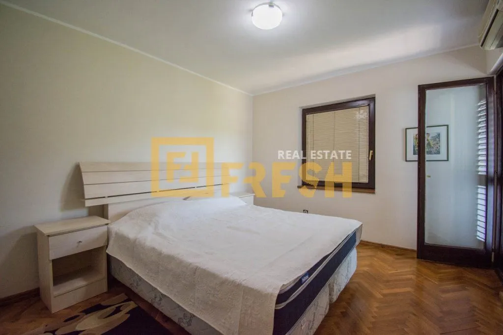 Prodaja, kuća, 250m², Tološi, Podgorica