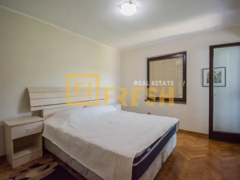 Sale, house, 250m², Tološi, Podgorica - image 14