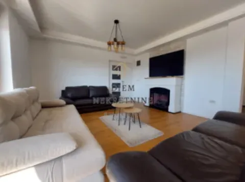 Izdavanje, kuća, 180m², Pržice, Kotor - image 13