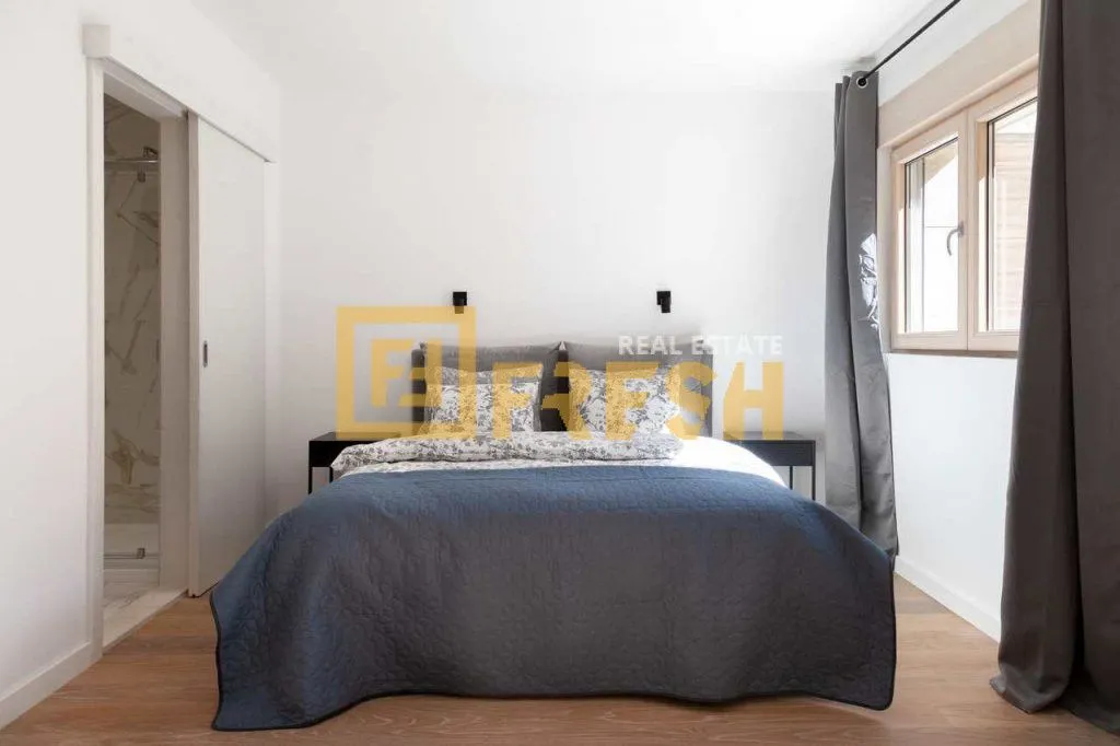 Prodaja, četvorosoban stan, 253m², Kotor, Crna Gora