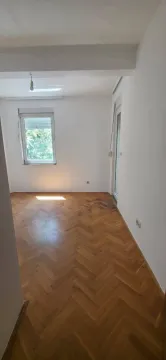 Prodaja, trosoban stan, 87m², Blok 9, Podgorica - image 12