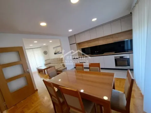 Izdavanje, trosoban stan, 82m², Skojevsko Naselje, Beograd - image 9