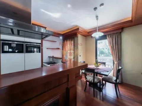 Prodaja, dvosoban stan, 80m², Kotor, Crna Gora