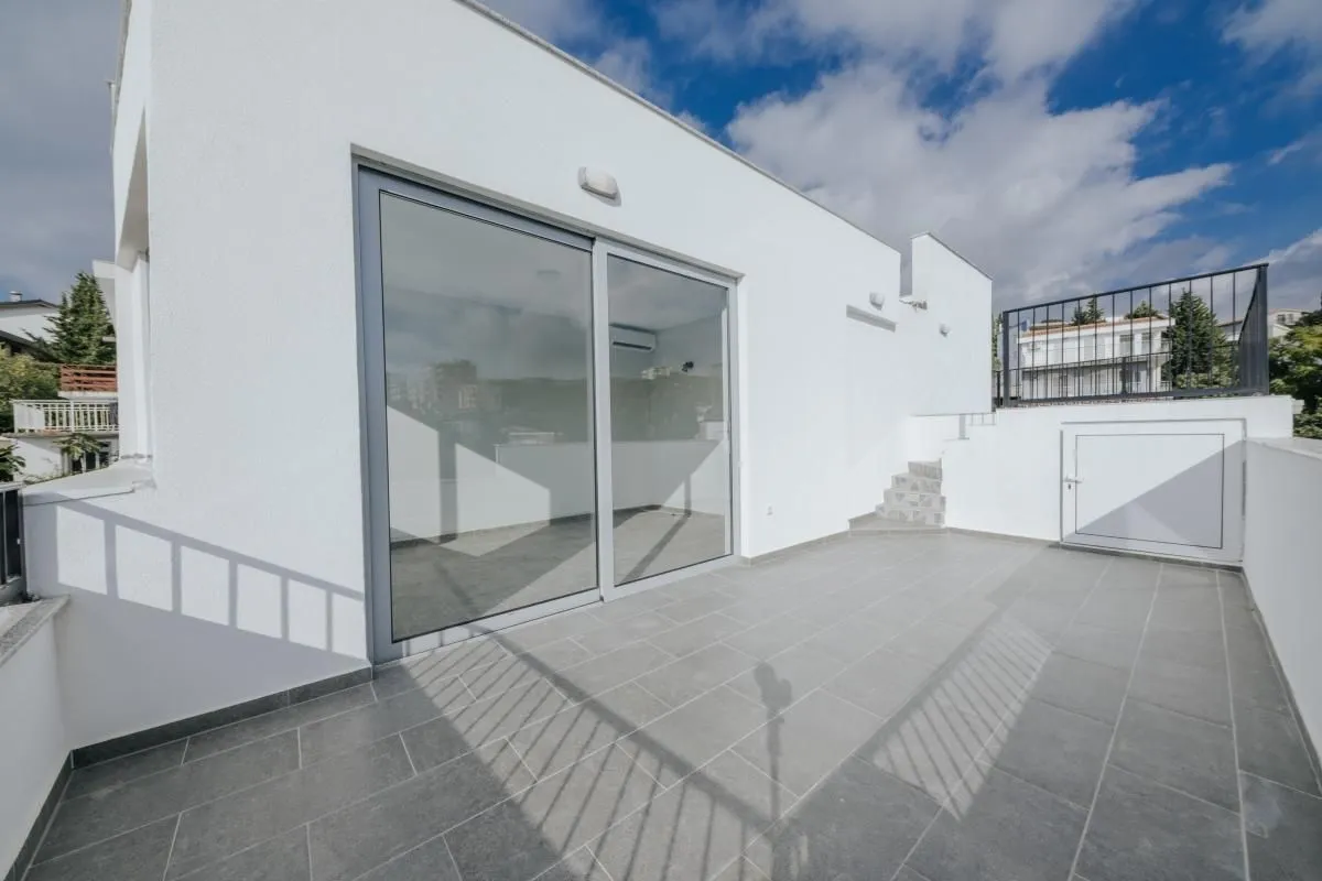 Sale, house, 250m², Utjeha, Bar