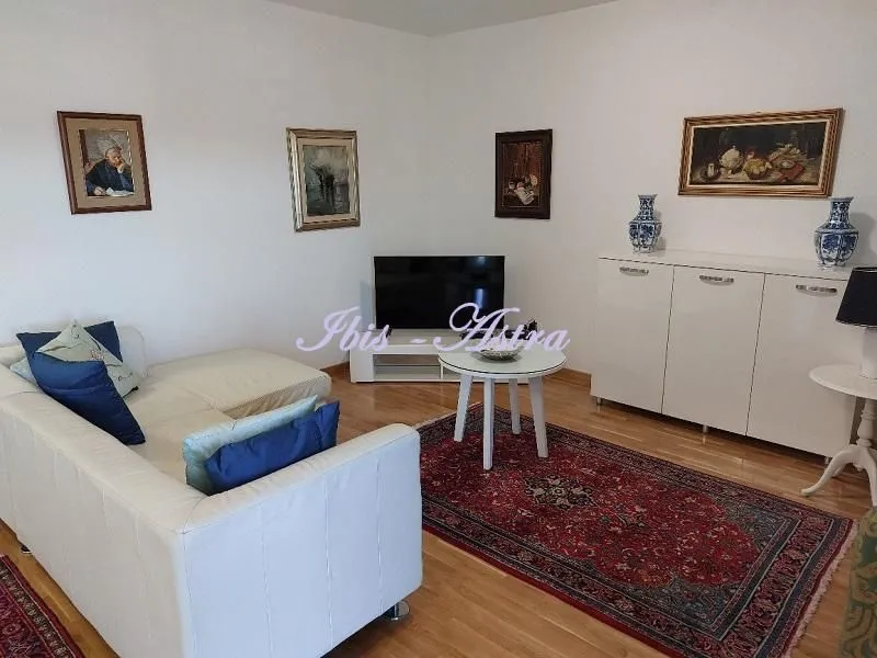 Izdavanje, jednosoban stan, 40m², Stari Grad, Beograd