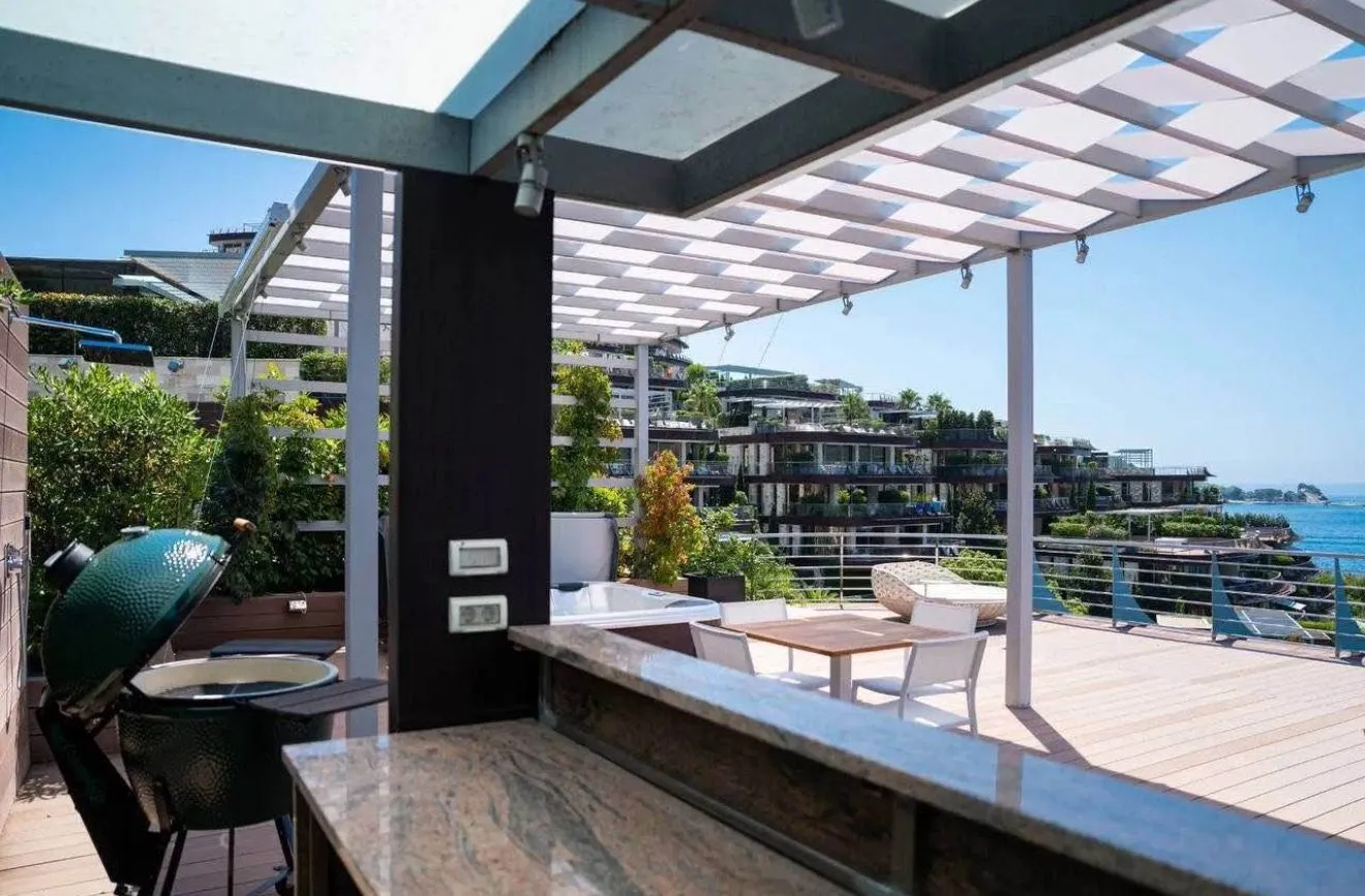 Sale, three bedroom apartment, 500m², Dukley Gardens, Budva