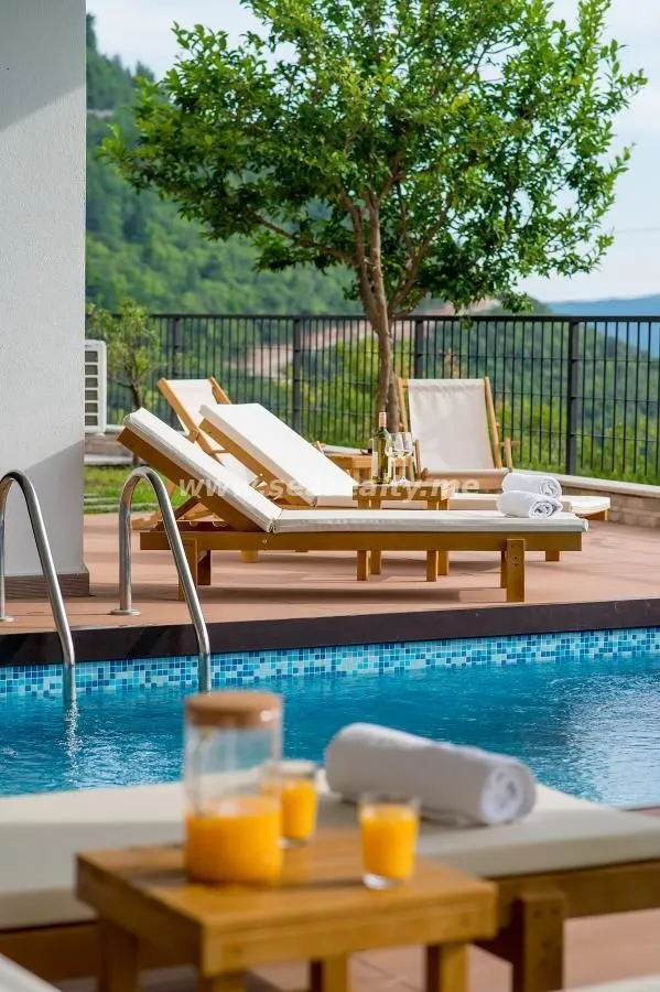 Prodaja, kuća, 280m², Tivat, Crna Gora