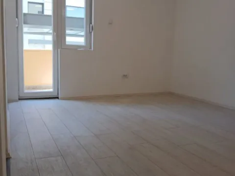 Izdavanje, dvosoban stan, 57m², Centar, Podgorica - image 12