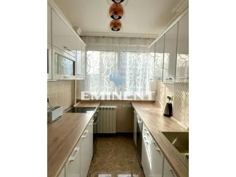 Rent, two bedroom apartment, 50m², Južni Bulevar, Vračar Sve Podlokacije - image 4