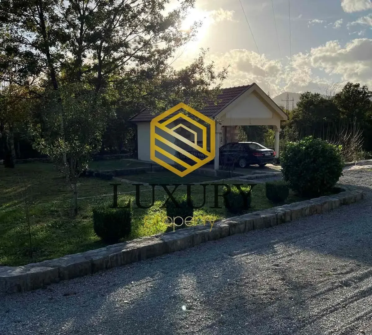 Izdavanje, kuća, 90m², Barutana, Podgorica