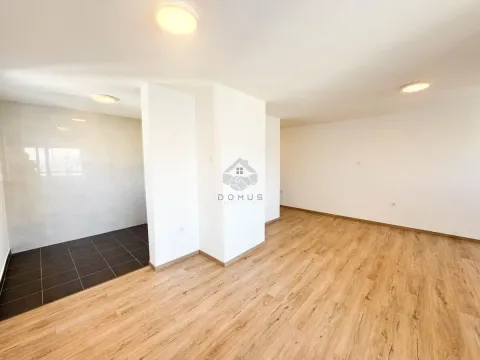 Prodaja, jednosoban stan, 54m², Blok 5, Podgorica - image 3