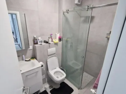 Izdavanje, trosoban stan, 81m², Bulevar, Niš - image 8