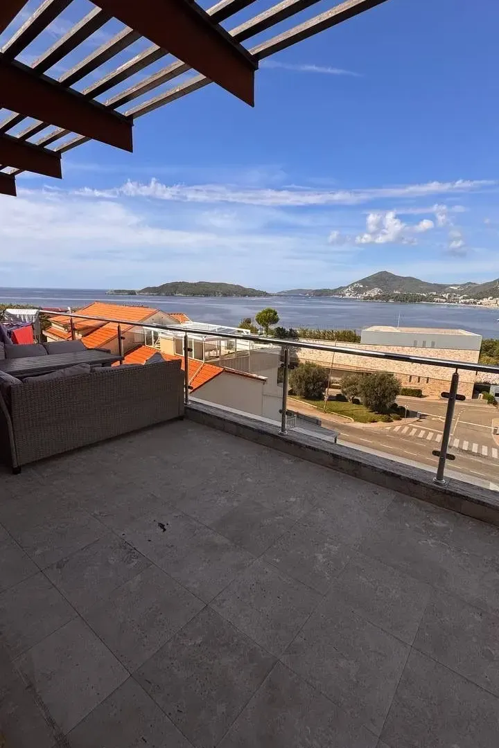 Sale, three bedroom apartment, 191m², Kamenovo, Budva