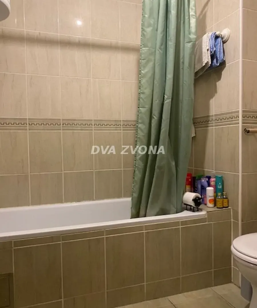 Prodaja, trosoban stan, 82m², Centar, Novi Sad