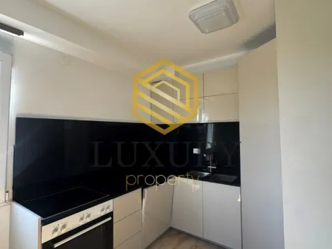 Izdavanje, trosoban stan, 92m², 1 maj, Podgorica - image 4