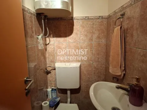 Prodaja, trosoban stan, 86m², Zemun Centar, Zemun Sve Podlokacije - image 6