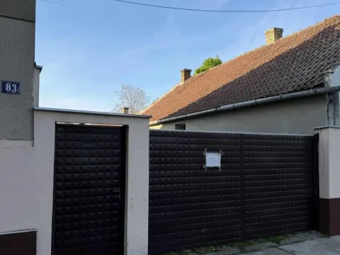 Prodaja, kuća, 180m², Bečej, Novi Sad - image 1