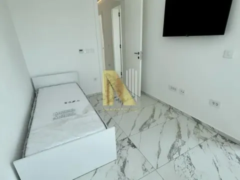 Izdavanje, kuća, 215m², Sremska Kamenica, Petrovaradin - image 25