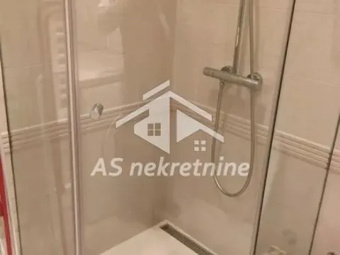 Izdavanje, trosoban stan, 87m², Stari Grad, Beograd - image 8