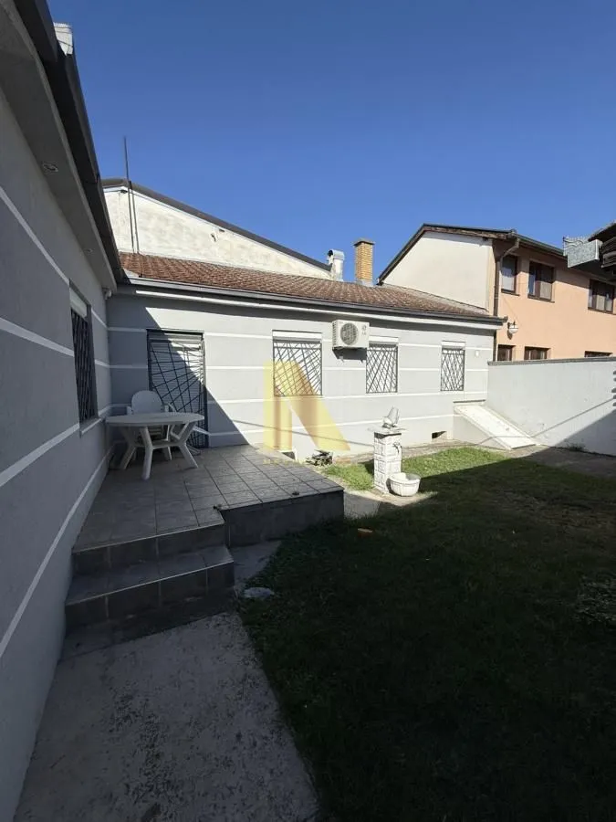 Prodaja, kuća, 130m², Salajka, Novi Sad Sve Podlokacije