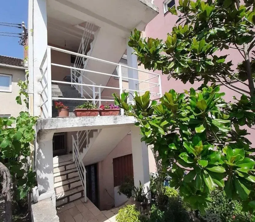 Prodaja, kuća, 300m², Podgorica, Crna Gora