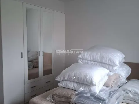 Izdavanje, kuća, 202m², Ledine, Beograd - image 10