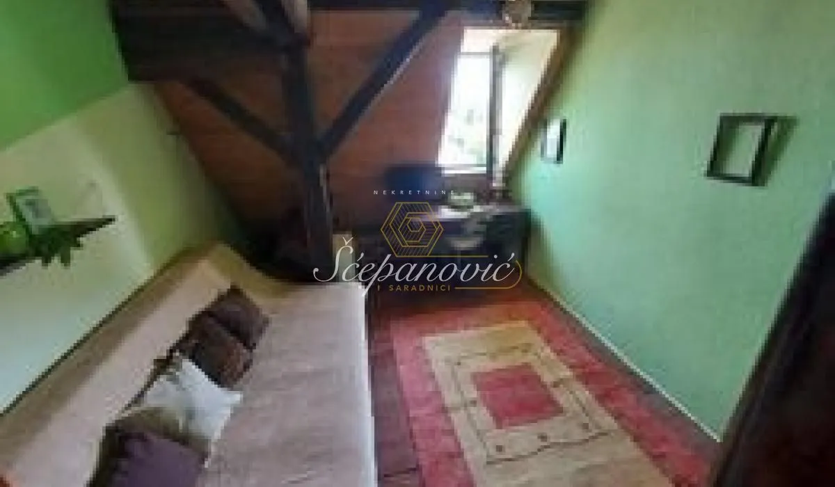 Izdavanje, četvorosoban stan, 52m², Adamovićevo Naselje, Novi Sad Sve Podlokacije
