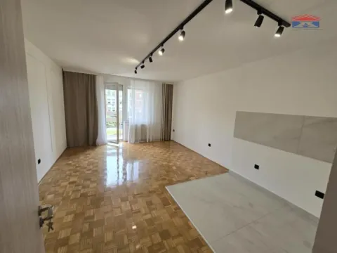 Prodaja, dvosoban stan, 60m², Novo naselje, Novi Sad - image 8