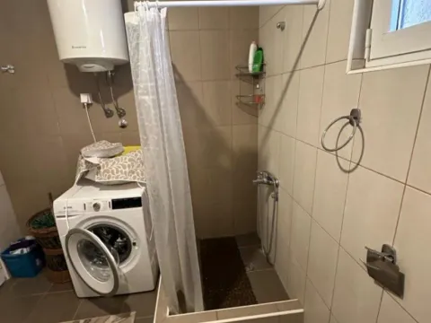 Izdavanje, dvosoban stan, 90m², Dalmatinska ulica, Podgorica - image 10