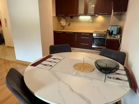 Rent, one bedroom apartment, 58m², Mainski Put, Budva - image 7