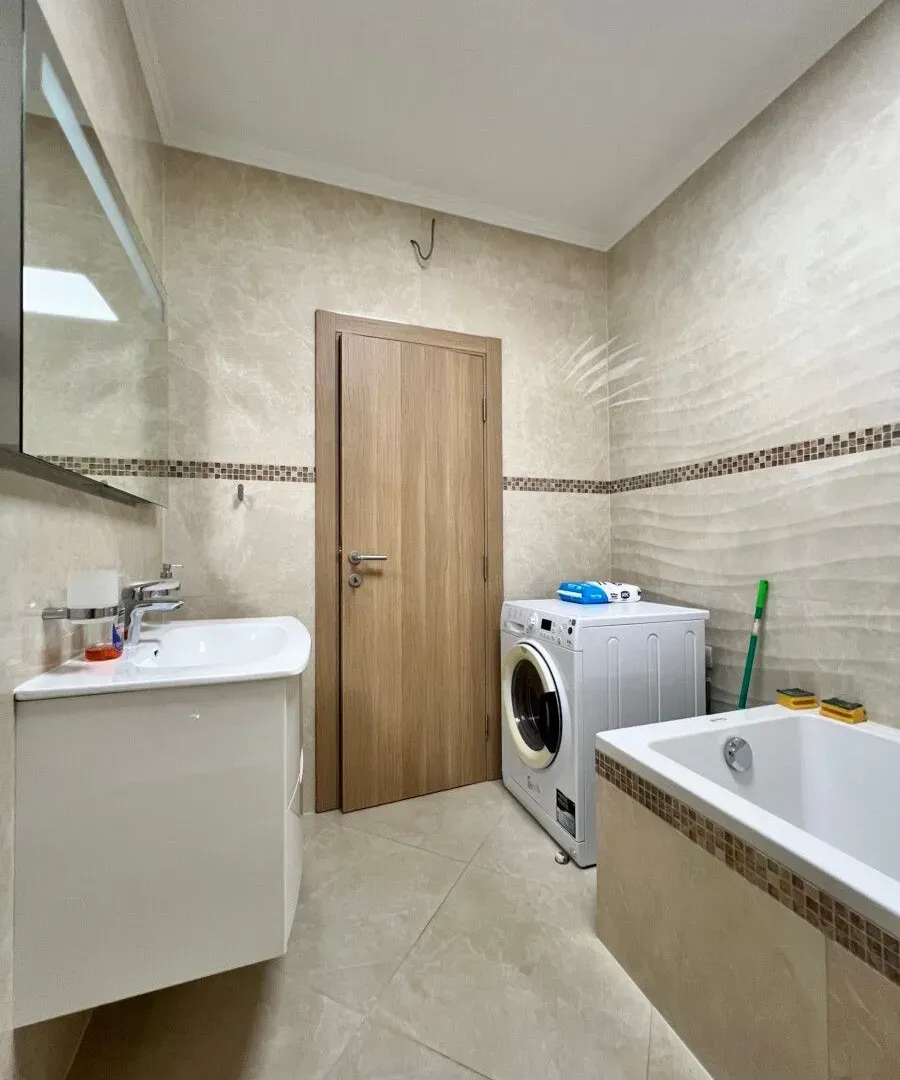 Prodaja, kuća, 200m², Rogami, Podgorica