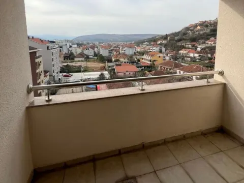 Prodaja, četvorosoban stan, 220m², Preko Morače, Podgorica - image 4