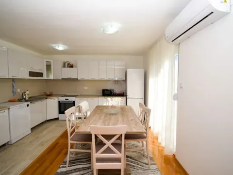 Rent, three bedroom apartment, 108m², Donja Gorica, Podgorica - image 7