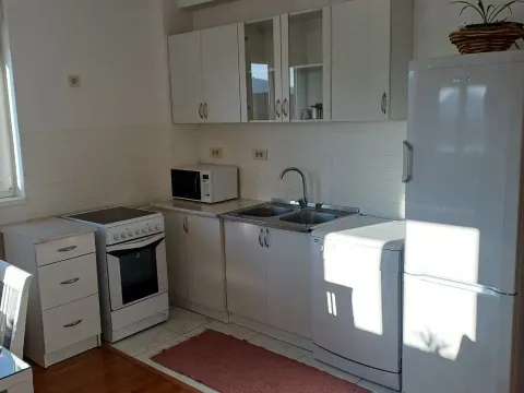 Izdavanje, dvosoban stan, 70m², Zabjelo, Podgorica - image 1