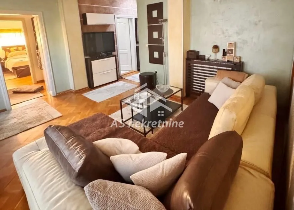 Izdavanje, dvosoban stan, 65m², Južni Bulevar, Vračar Sve Podlokacije