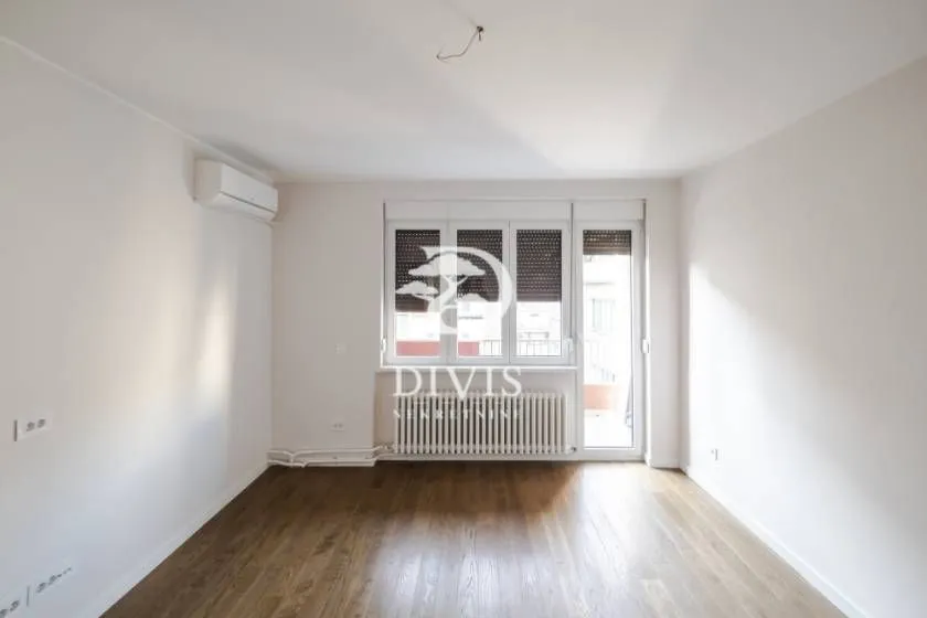 Sale, three bedroom apartment, 92m², Vračar Sve Podlokacije, Beograd