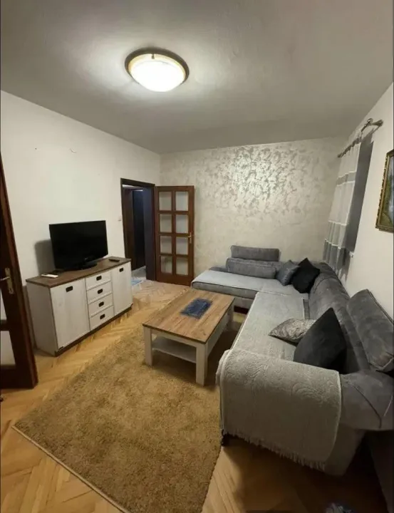 Izdavanje, dvosoban stan, 76m², Stari Aerodrom, Podgorica