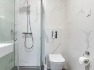 Izdavanje, dvosoban stan, 65m², Bečići, Budva - image 9