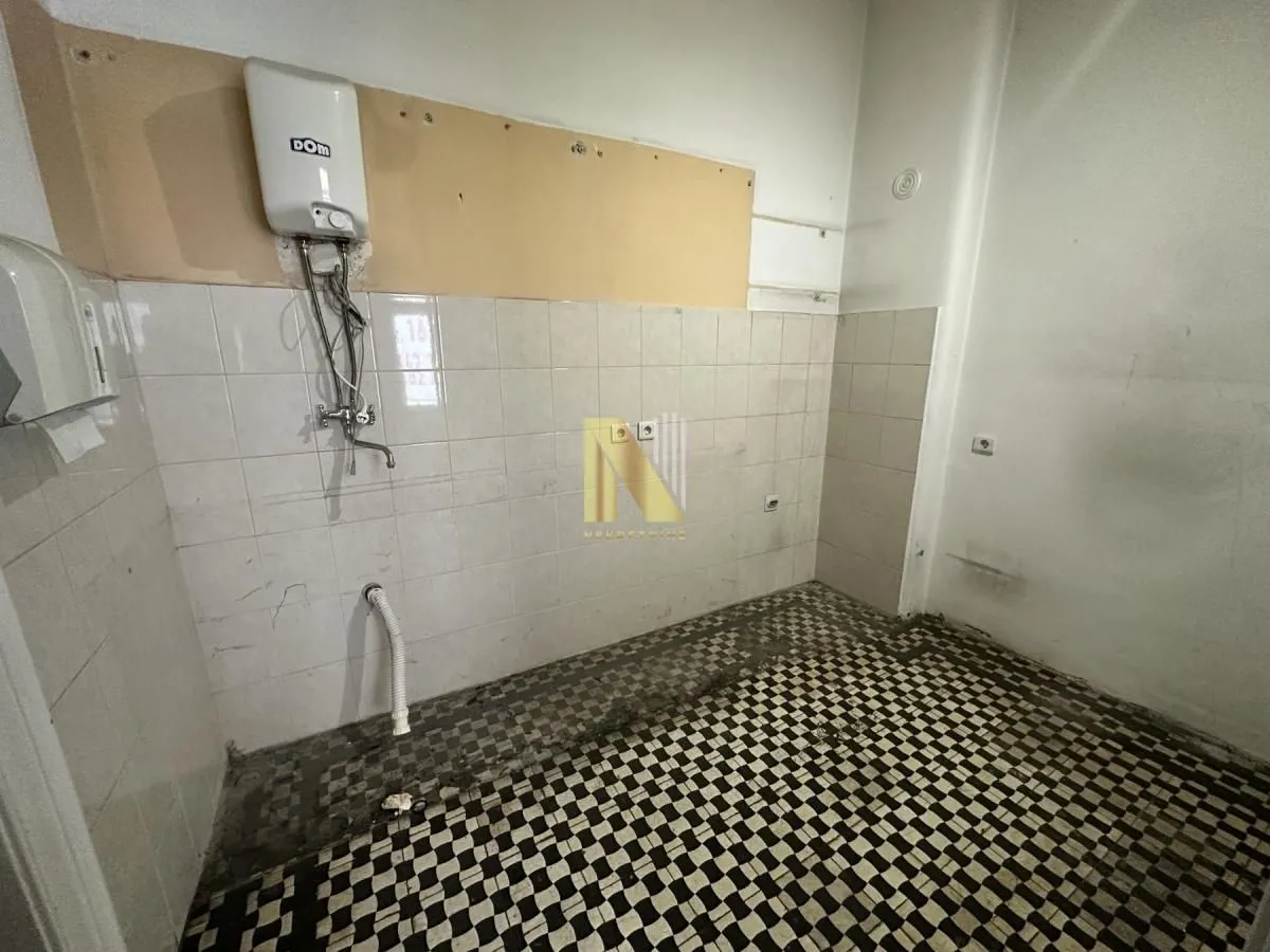 Rent, four bedroom apartment, 163m², Centar, Novi Sad